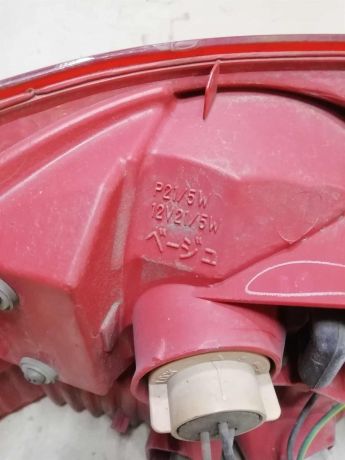 fonar-zadnii-pravyi-mazda-millenia-sedan-art-60549-big-1