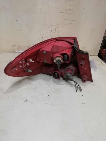 fonar-zadnii-pravyi-mazda-millenia-sedan-art-60549-big-4