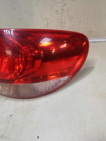 fonar-zadnii-pravyi-mazda-millenia-sedan-art-60549-big-6