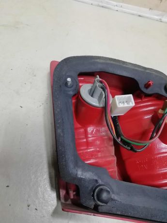 fonar-zadnii-levyi-na-krysku-bagaznika-sedan-mazda-millenia-art-60550-big-6