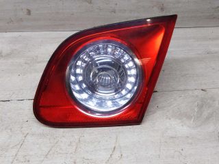 fonar-zadnii-pravyi-na-krysku-bagaznika-volkswagen-passat-b6-sedan-art-61105