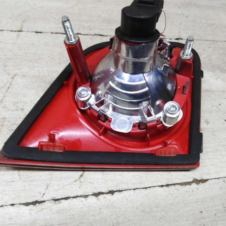 fonar-zadnii-pravyi-na-krysku-bagaznika-volkswagen-passat-b6-sedan-art-61105-big-3