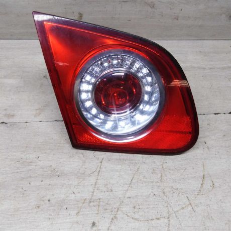 fonar-zadnii-levyi-na-krysku-bagaznika-volkswagen-passat-b6-sedan-art-61155-big-0