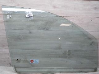 steklo-dveri-perednee-pravoe-hyundai-trajet-03gv-art-61304