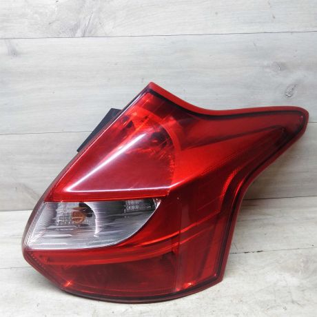 fonar-zadnii-pravyi-xetcbek-ford-focus-3-art-61424-big-0
