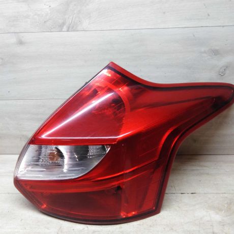 fonar-zadnii-pravyi-xetcbek-ford-focus-3-art-61424-big-1