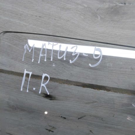 steklo-dveri-perednee-pravoe-daewoo-matiz-sap-art-62491-big-1