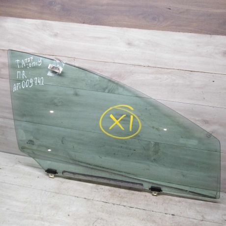 steklo-dveri-perednee-pravoe-toyota-avensis-iii-t27-art-62511-big-0