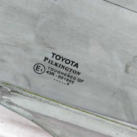 steklo-dveri-perednee-pravoe-toyota-avensis-iii-t27-art-62511-big-2
