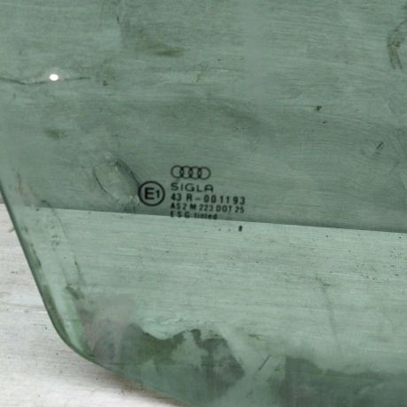 steklo-dveri-perednee-pravoe-audi-a4-b5-do-rest-sap-art-62520-big-1