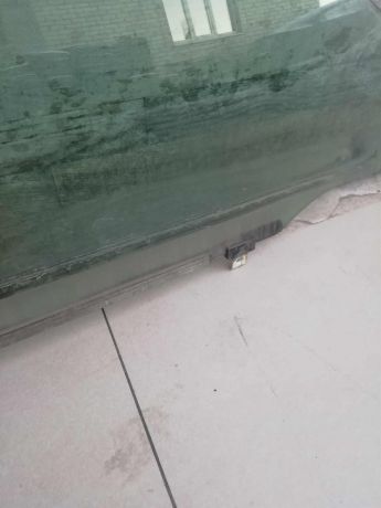 steklo-dveri-perednee-pravoe-toyota-avensis-t250-gor-art-62582-big-1