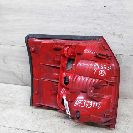 fonar-zadnii-pravyi-audi-a4-b6-8e-universal-art-62929-big-4