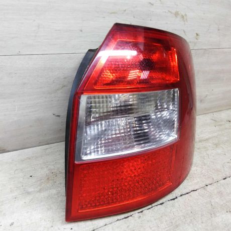 fonar-zadnii-pravyi-universal-audi-a4-b6-8e-art-62957-big-3