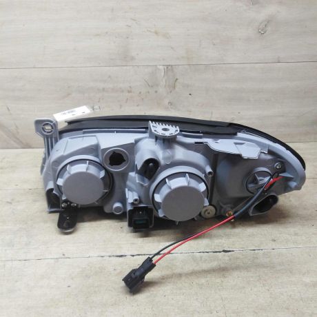 fara-pravaia-novaia-kia-spectra-2006-god-vypuska-art-63223-big-1