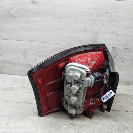 fonar-zadnii-pravyi-universal-defekt-audi-a4-b6-8e-art-63640-big-2