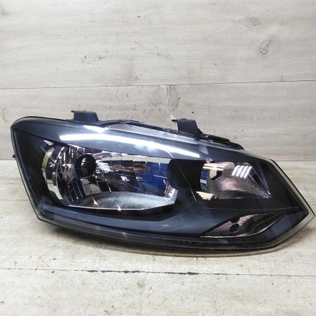 fara-pravaia-volkswagen-polo-v-sedan-novaia-art-63750-big-2