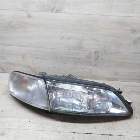 fara-pravaia-opel-vectra-b-defekt-art-63873-big-0