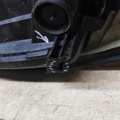 fara-pravaia-opel-vectra-b-defekt-art-63873-big-1