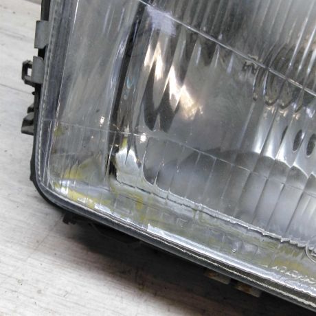 fara-pravaia-audi-80-b4-defekt-art-64010-big-2