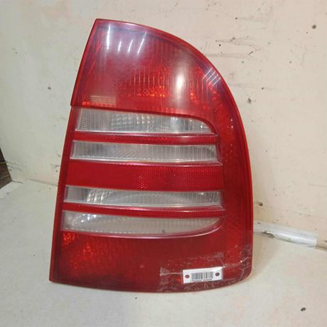 fonar-zadnii-pravyi-skoda-superb-art-64302-big-0