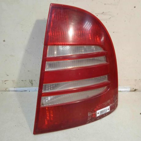 fonar-zadnii-pravyi-skoda-superb-art-64302-big-1