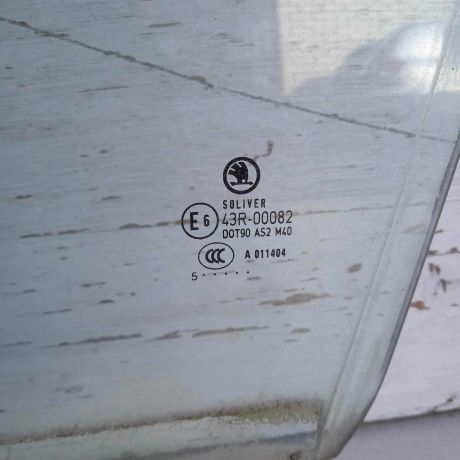 steklo-dveri-perednee-levoe-skoda-superb-2005-gv-carapiny-art-64311-big-3