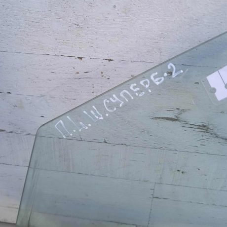 steklo-dveri-perednee-levoe-skoda-superb-2005-gv-carapiny-art-64311-big-1