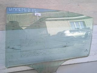 steklo-dveri-zadnee-levoe-skoda-superb-art-64534