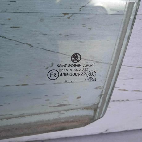 steklo-dveri-zadnee-levoe-skoda-superb-art-64534-big-1