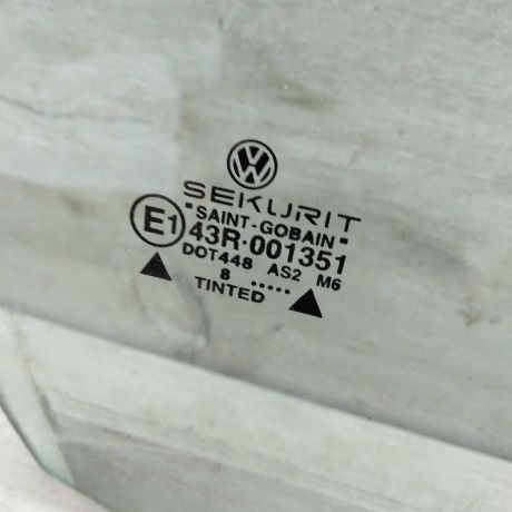 steklo-dveri-perednee-pravoe-volkswagen-golf-4-bora-art-64930-big-2