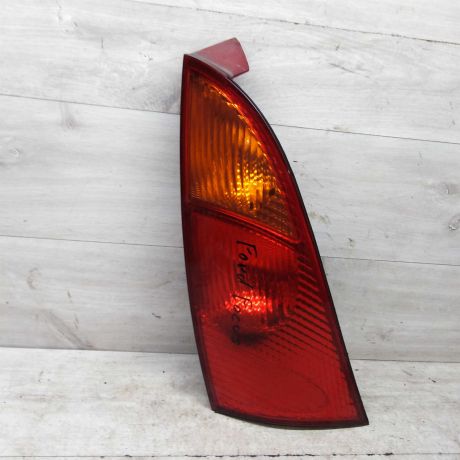 fonar-zadnii-levyi-xetcbek-ford-focus-1-bu-art-64964-big-0