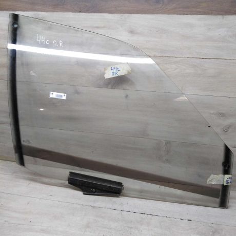 steklo-dveri-perednee-pravoe-audi-100-c3-original-art-65165-big-0