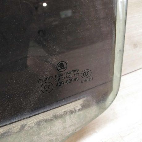 steklo-dveri-zadnee-pravoe-universal-skoda-octavia-tour-art-65175-big-1