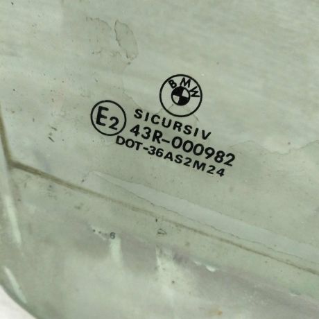 steklo-dveri-perednee-pravoe-bmw-e39-43r000982-art-65326-big-1