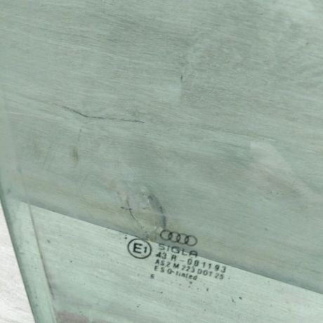 steklo-dveri-perednee-pravoe-audi-a4-b5-sap-bu-original-art-65510-big-1