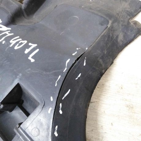 zabornik-vozduxa-radiatora-peugeot-407-levyi-melkii-defekt-na-foto-bu-original-art-65513-big-1