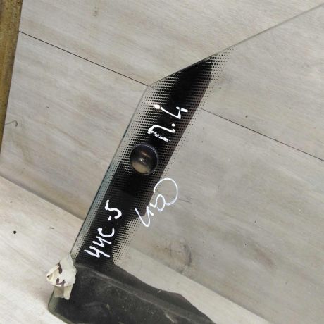 steklo-dveri-perednee-levoe-audi-100-c3-original-art-65515-big-1