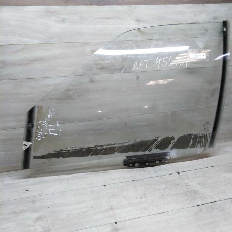 steklo-dveri-perednee-levoe-audi-100-c3-art-65543-big-0