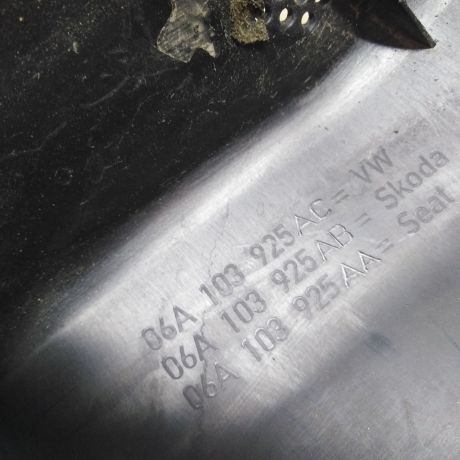 kryska-dvigatelia-dekorativnaia-volkswagen-golf-4-art-27680-big-2