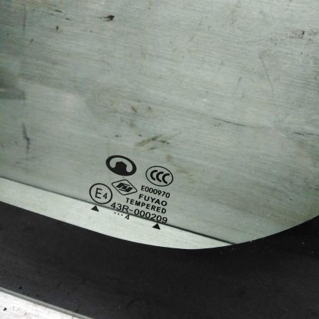 steklo-gluxoe-zadnee-pravoe-bagaznika-great-wall-hover-m4-art-66380-big-1