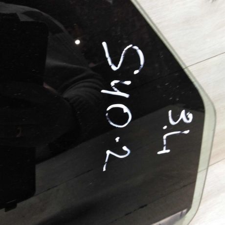 steklo-dveri-zadnee-levoe-volvo-s40-i-sedan-art-66917-big-1