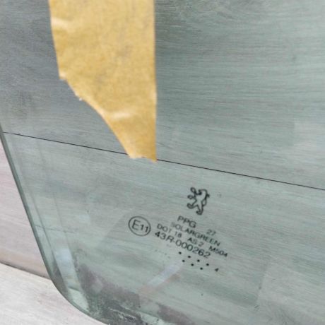 steklo-dveri-perednee-pravoe-peugeot-407-art-67029-big-2