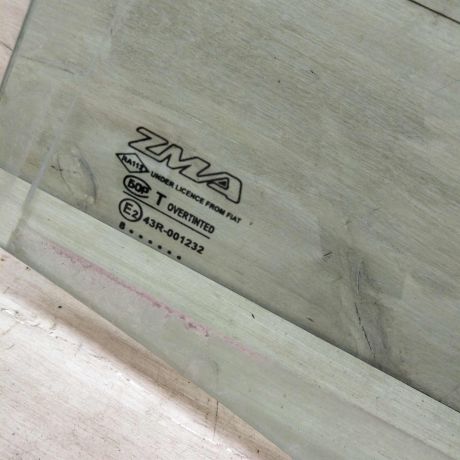 steklo-dveri-zadnee-levoe-fiat-albea-i-art-67075-big-1