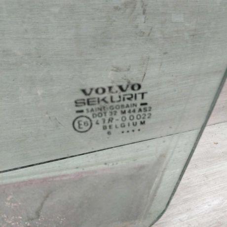 steklo-dveri-perednee-levoe-volvo-s40-art-67110-big-2