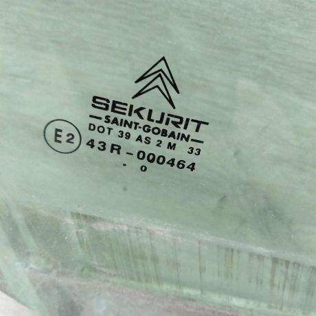 steklo-dveri-perednee-pravoe-citroen-xsara-combi-universal-art-67118-big-1
