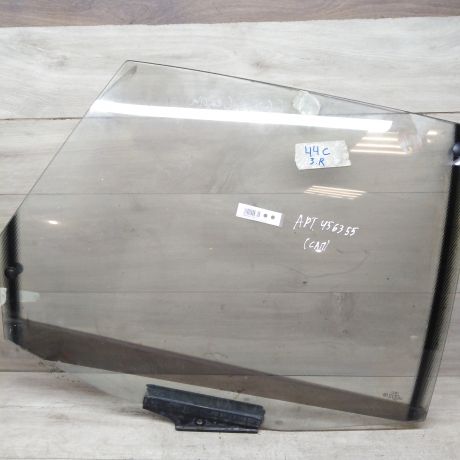 steklo-dveri-zadnee-pravoe-sedan-audi-100-c3-art-67167-big-0