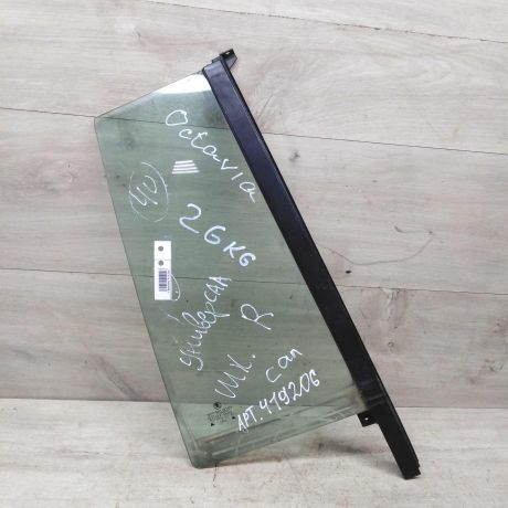 steklo-gluxoe-zadnee-pravoe-fortocka-skoda-octavia-tour-universal-art-67311-big-0