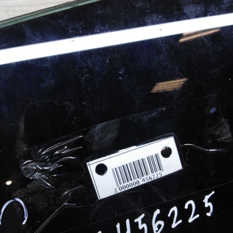 steklo-dveri-zadnee-pravoe-renault-megane-1-sedan-art-67321-big-1