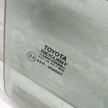 steklo-dveri-perednee-pravoe-toyota-corolla-e120-sedan-art-67380-big-2