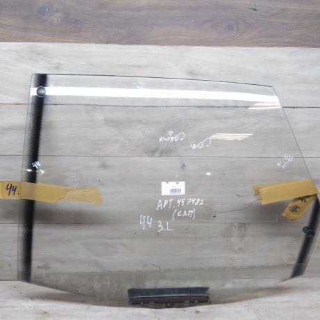 steklo-dveri-zadnee-levoe-sedan-audi-100-c3-art-67500-big-0